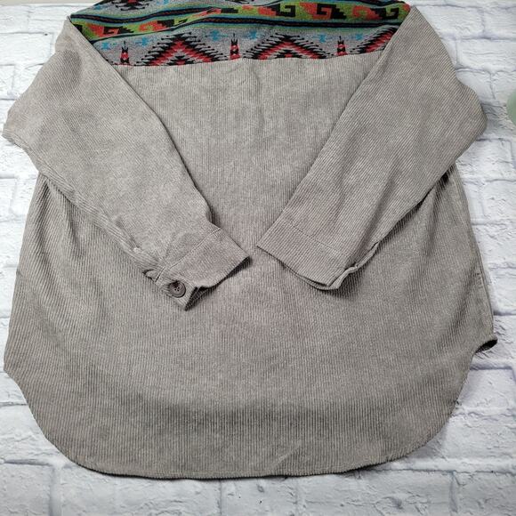 Davi & Dani Gray Wide Wale Corduroy with Southwestern Yoke Shacket size 1XL - Picture 12 of 16